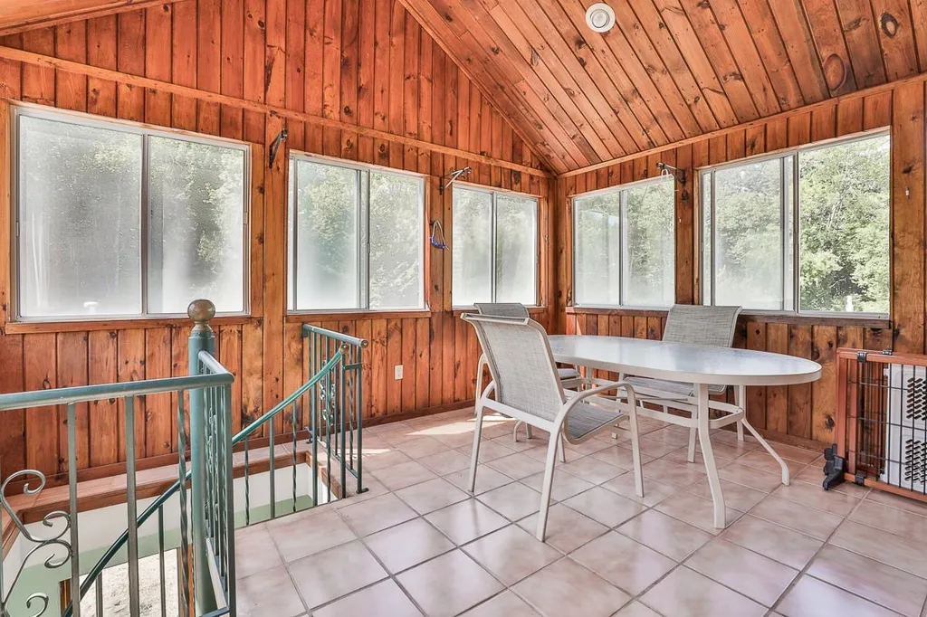 10 Donmac Drive Derry NH 03038