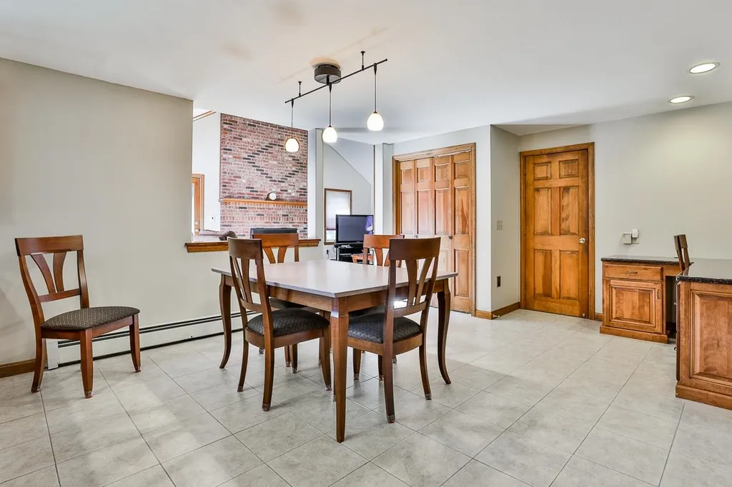 10 Donmac Drive Derry NH 03038