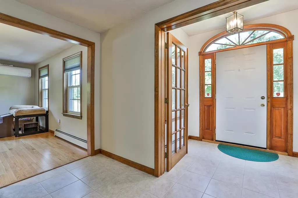 10 Donmac Drive Derry NH 03038
