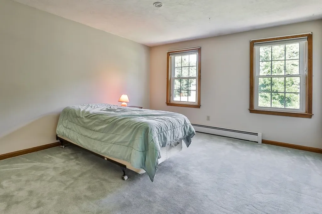 10 Donmac Drive Derry NH 03038