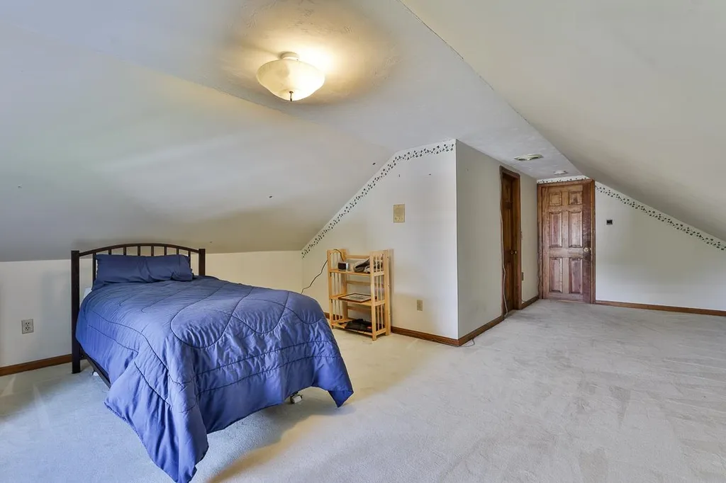 10 Donmac Drive Derry NH 03038