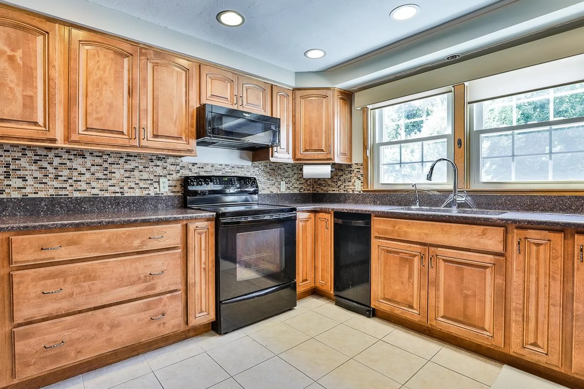 10 Donmac Drive Derry NH 03038