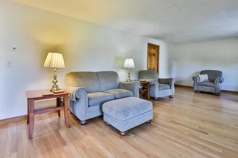 10 Donmac Drive Derry NH 03038
