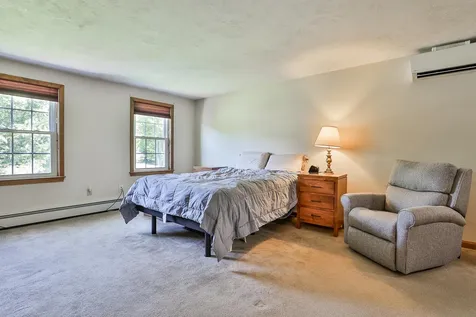 10 Donmac Drive Derry NH 03038