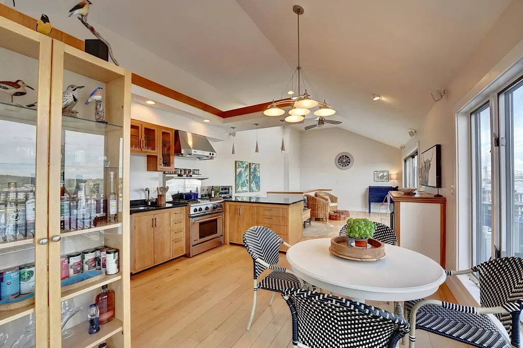 121 Bow Street Portsmouth NH 03801