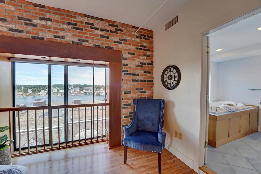 121 Bow Street Portsmouth NH 03801