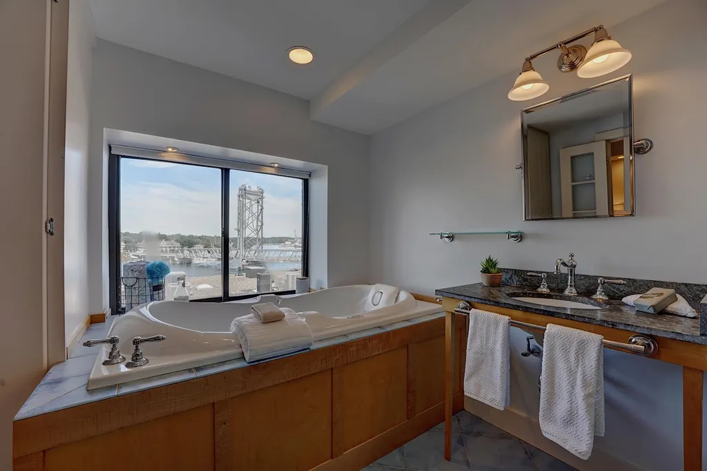 121 Bow Street Portsmouth NH 03801