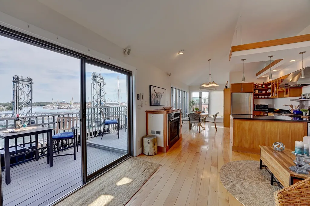 121 Bow Street Portsmouth NH 03801