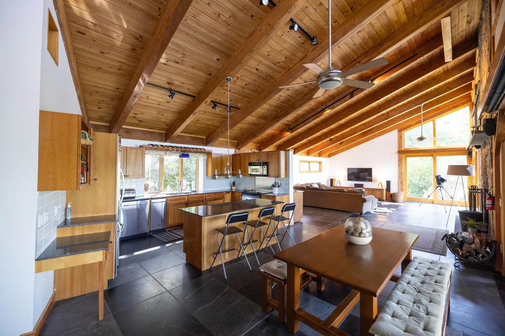 89 Pine Ridge Drive Putney VT 05346