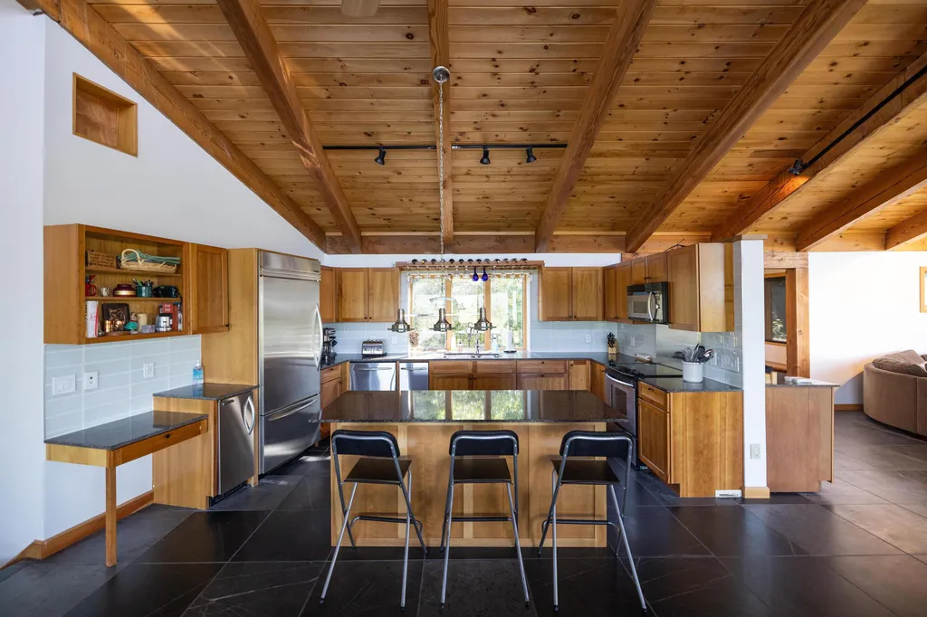 89 Pine Ridge Drive Putney VT 05346