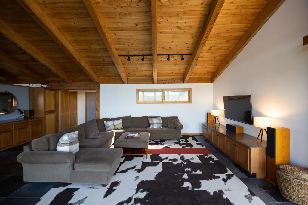 89 Pine Ridge Drive Putney VT 05346