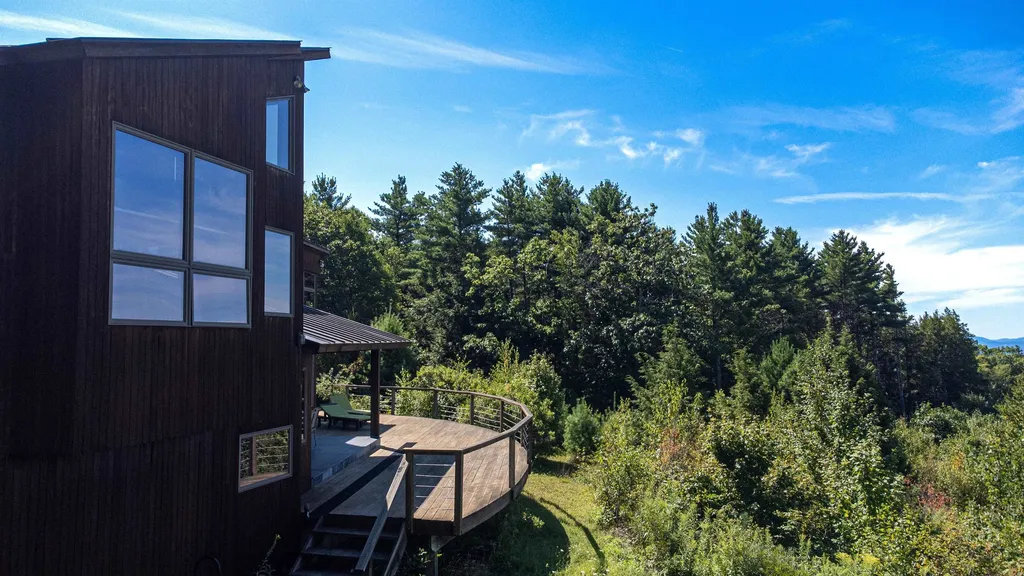 89 Pine Ridge Drive Putney VT 05346