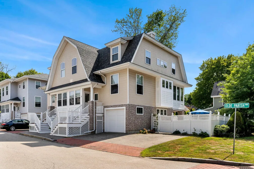 5 Olde Parish Way Portsmouth NH 03801