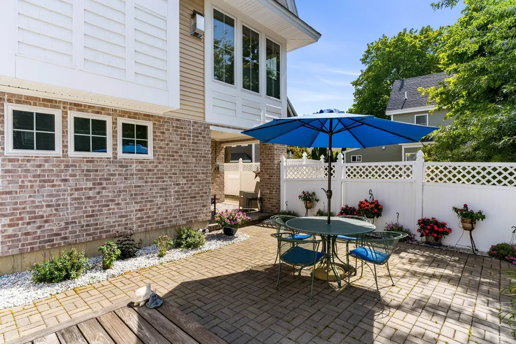 5 Olde Parish Way Portsmouth NH 03801