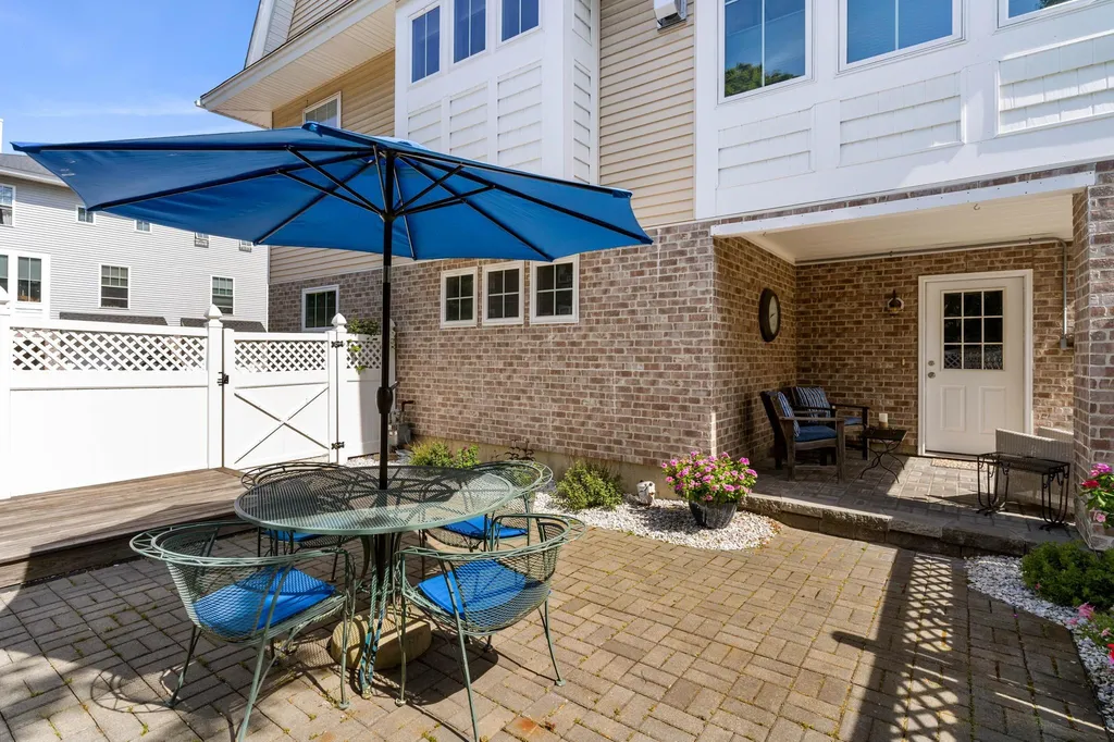 5 Olde Parish Way Portsmouth NH 03801