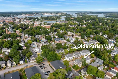5 Olde Parish Way Portsmouth NH 03801