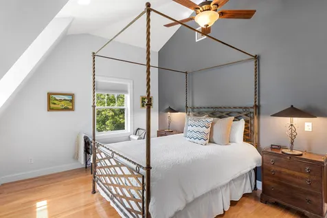 5 Olde Parish Way Portsmouth NH 03801