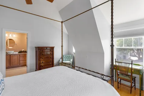 5 Olde Parish Way Portsmouth NH 03801