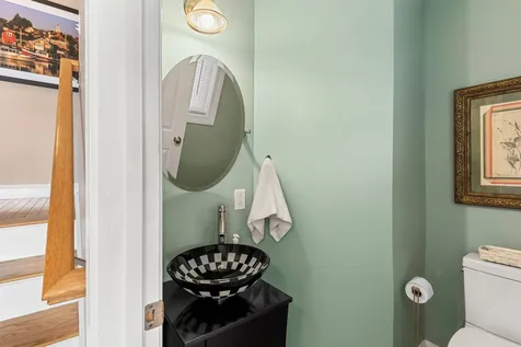 5 Olde Parish Way Portsmouth NH 03801
