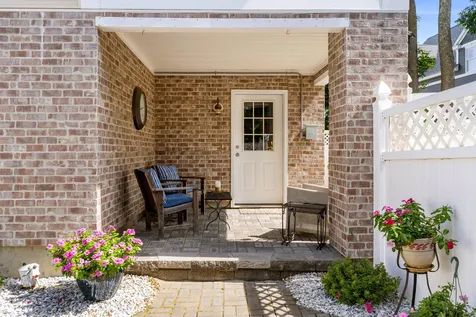 5 Olde Parish Way Portsmouth NH 03801