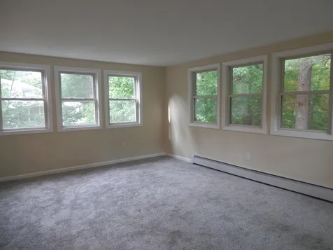 6 Tinkham Lane Londonderry NH 03053