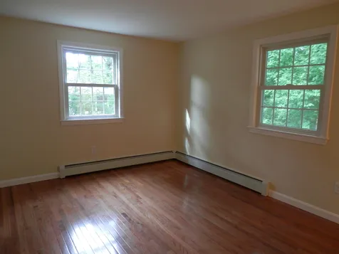 6 Tinkham Lane Londonderry NH 03053