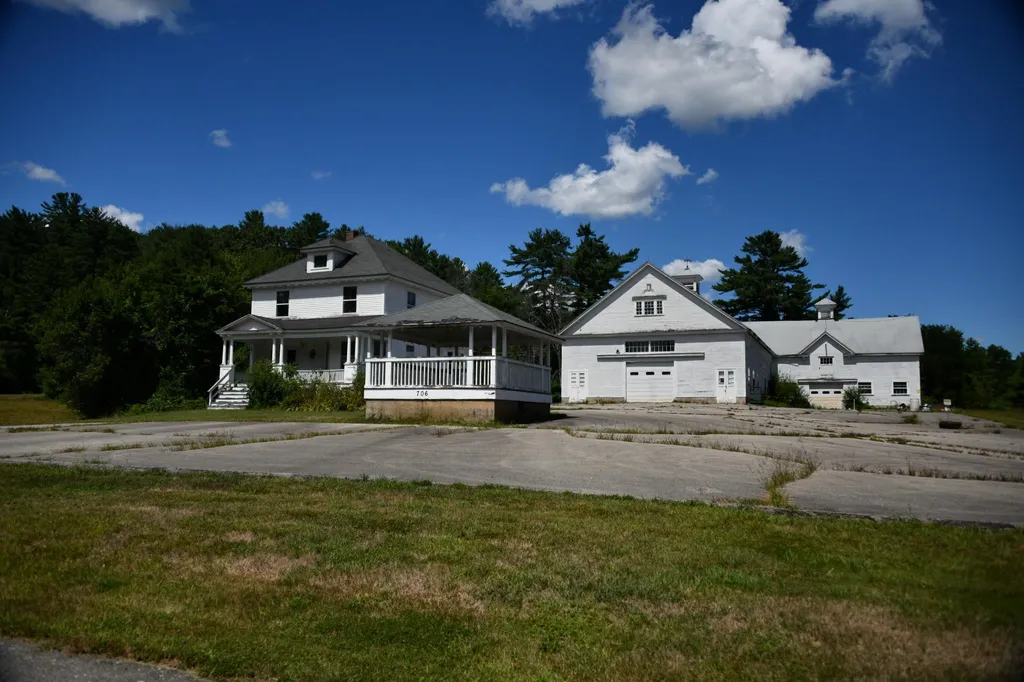 706 Laconia Road Tilton NH 03276