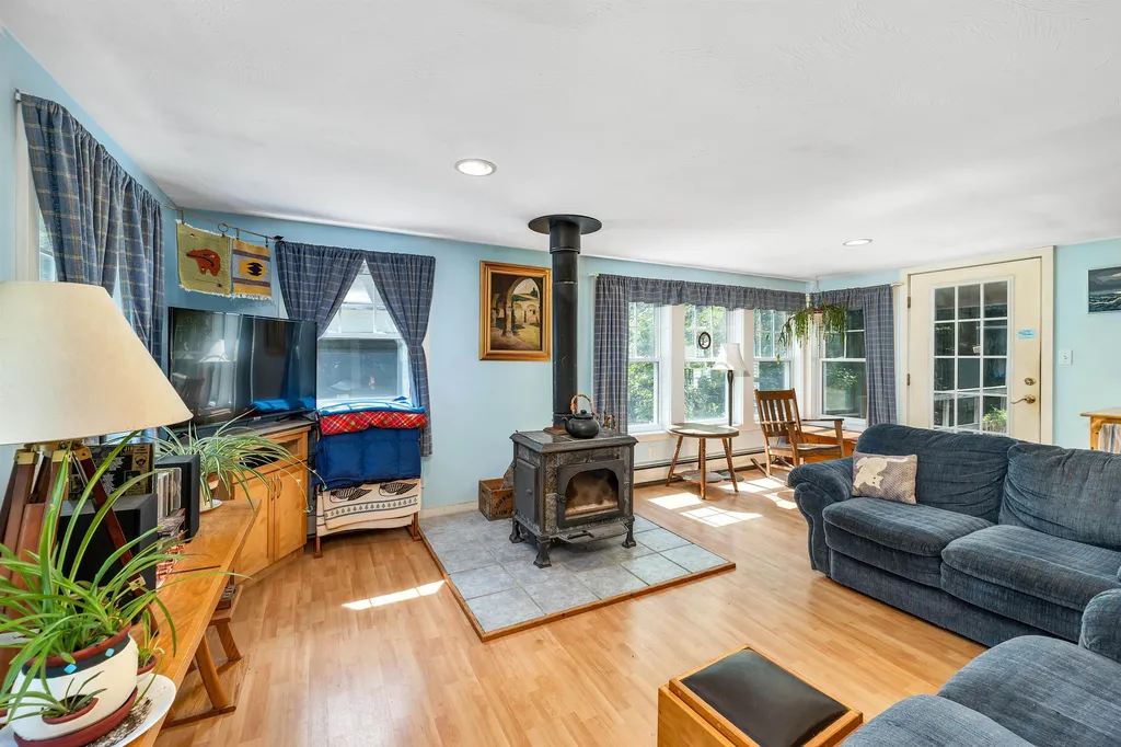 140 Texas Hill Road Plymouth NH 03264