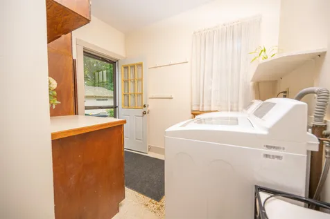 64 Wellington Street Nashua NH 03064