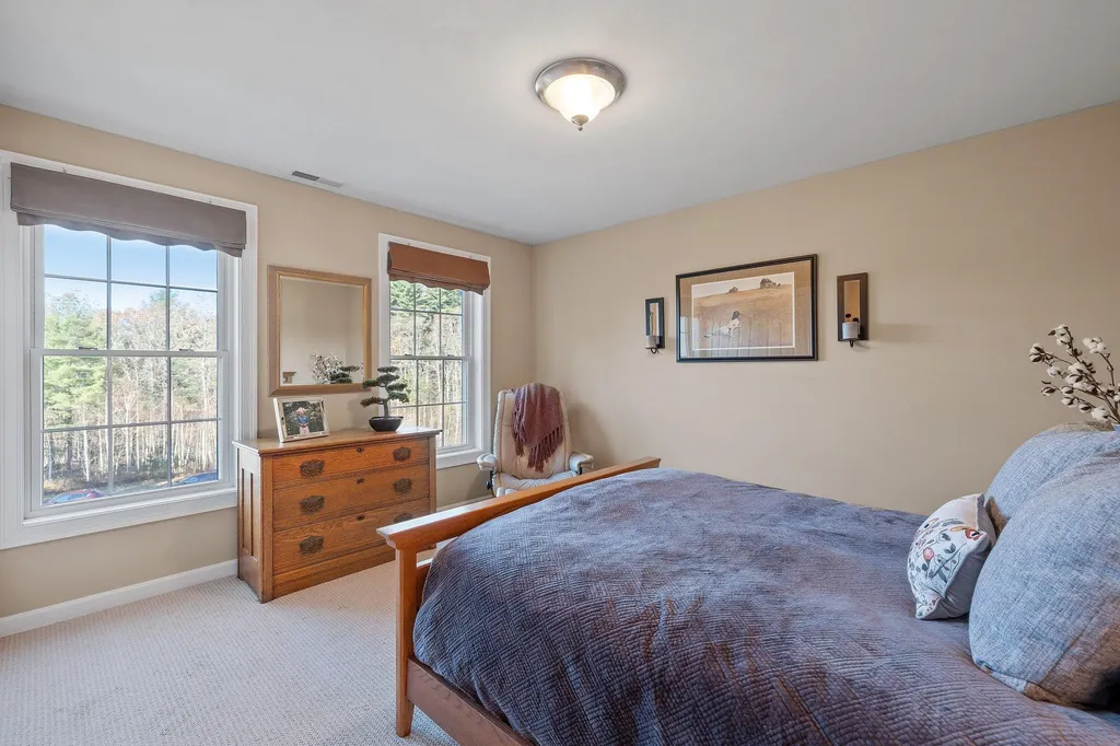 8 Rocky Hill Road Pelham NH 03076