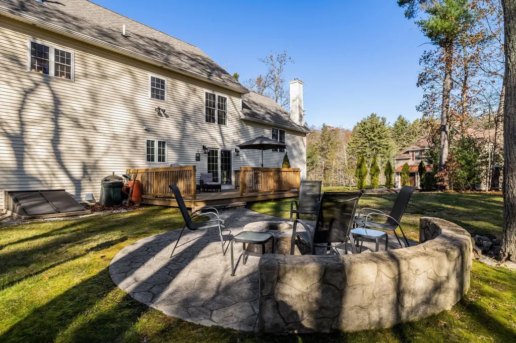 8 Rocky Hill Road Pelham NH 03076
