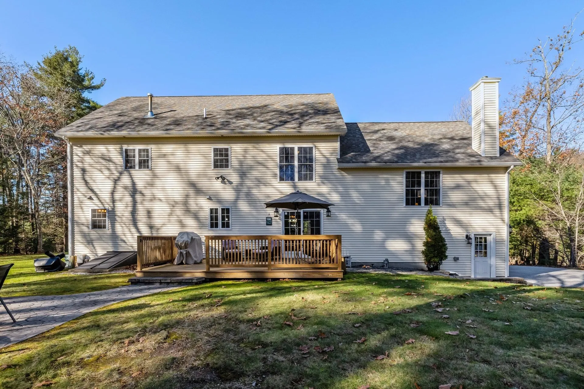 8 Rocky Hill Road Pelham NH 03076