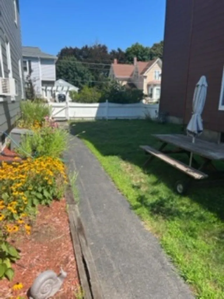 548 Maple Street Manchester NH 03104
