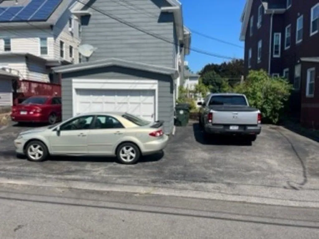 548 Maple Street Manchester NH 03104