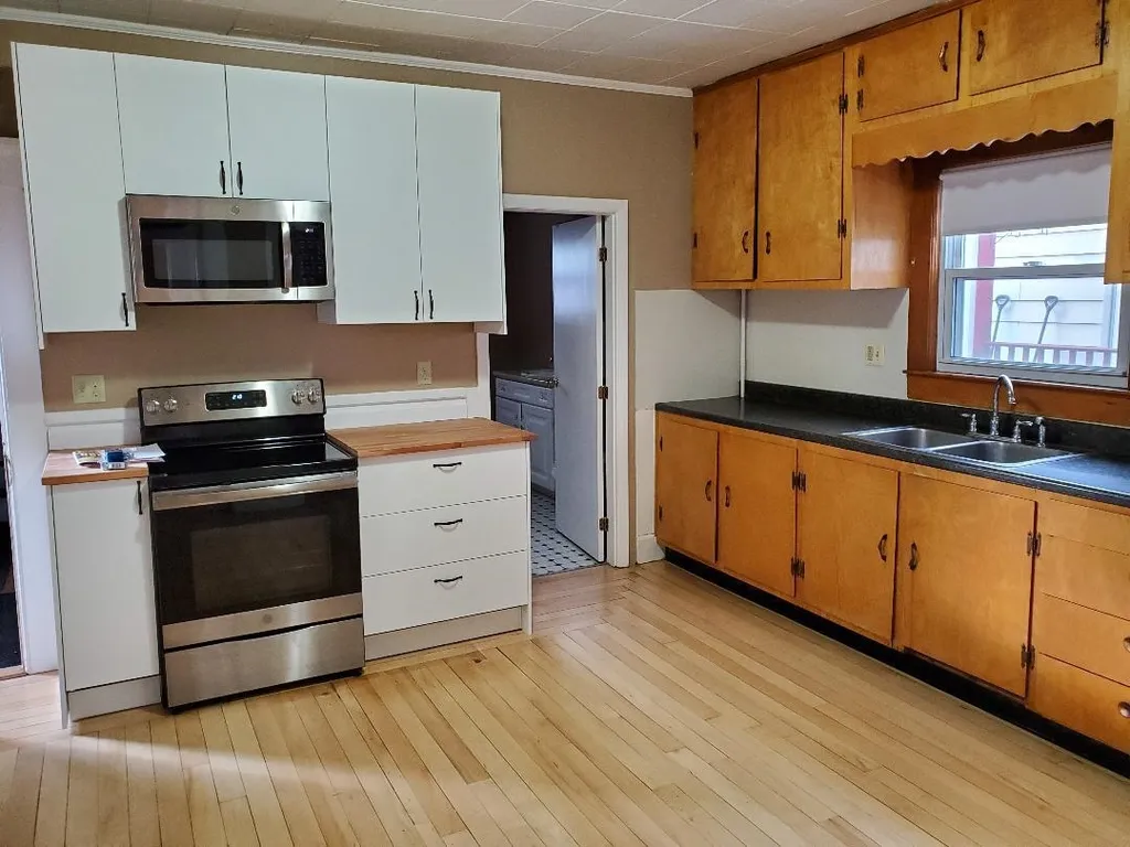 548 Maple Street Manchester NH 03104