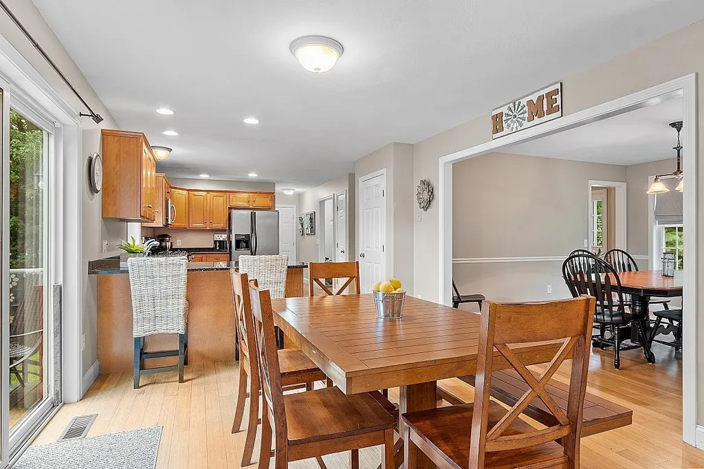 16 Sequoia Lane Plaistow NH 03865