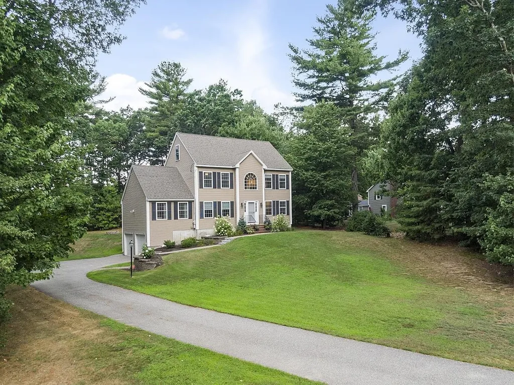 16 Sequoia Lane Plaistow NH 03865