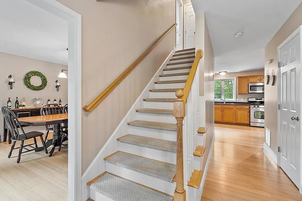 16 Sequoia Lane Plaistow NH 03865