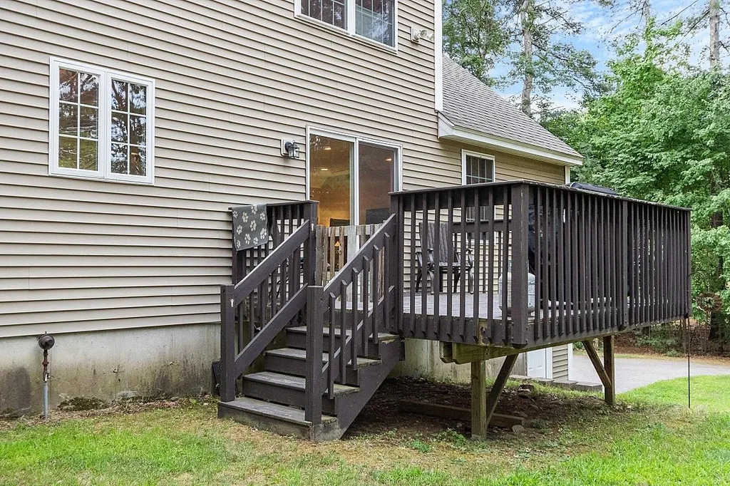 16 Sequoia Lane Plaistow NH 03865