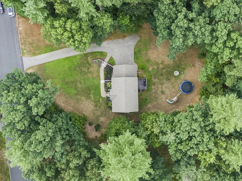 16 Sequoia Lane Plaistow NH 03865
