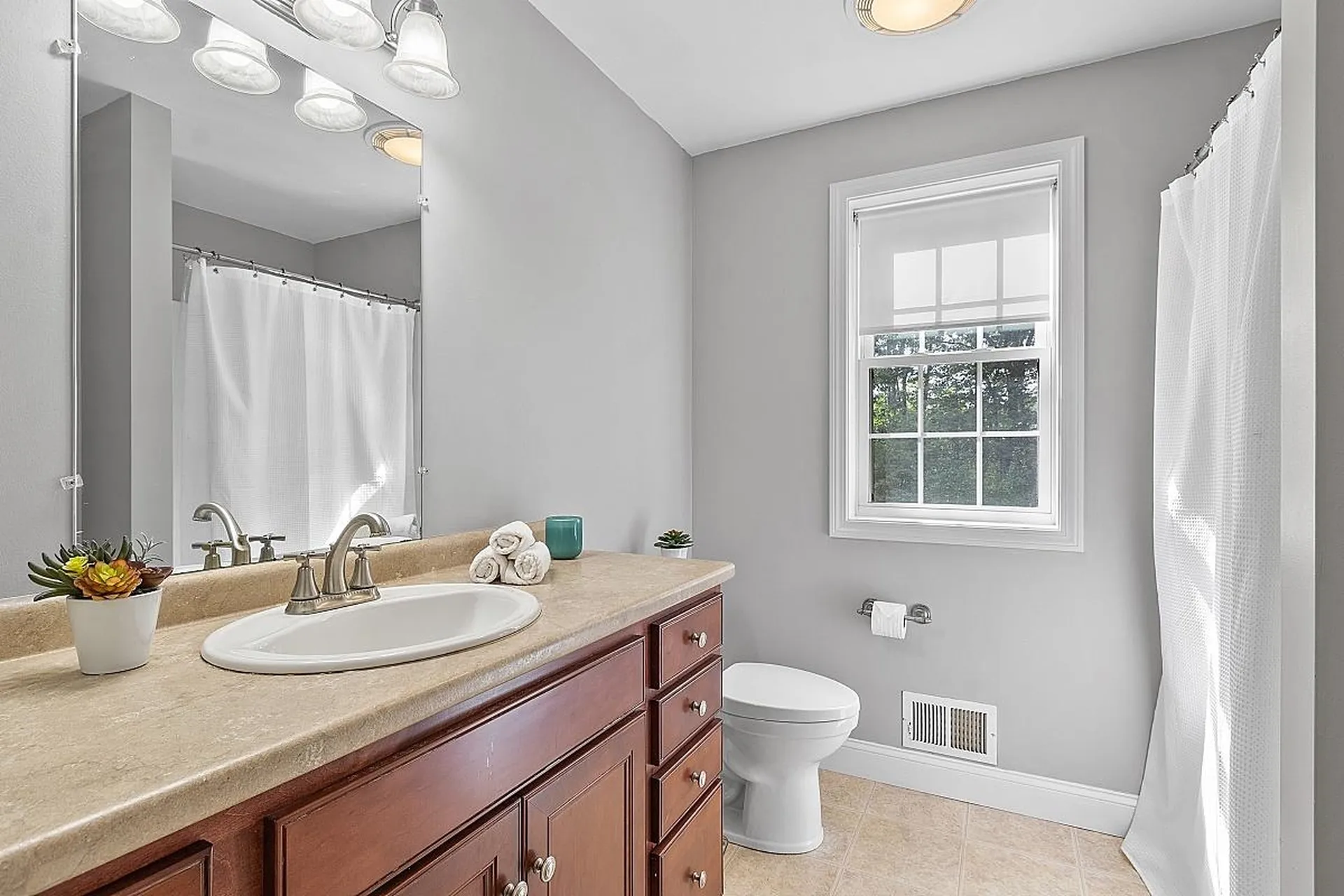 16 Sequoia Lane Plaistow NH 03865