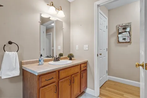 16 Sequoia Lane Plaistow NH 03865