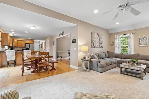 16 Sequoia Lane Plaistow NH 03865