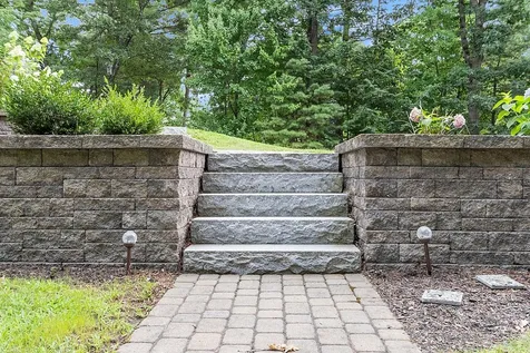 16 Sequoia Lane Plaistow NH 03865
