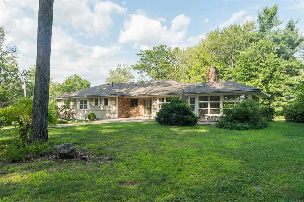 13 Sunset Drive Rochester NH 03867