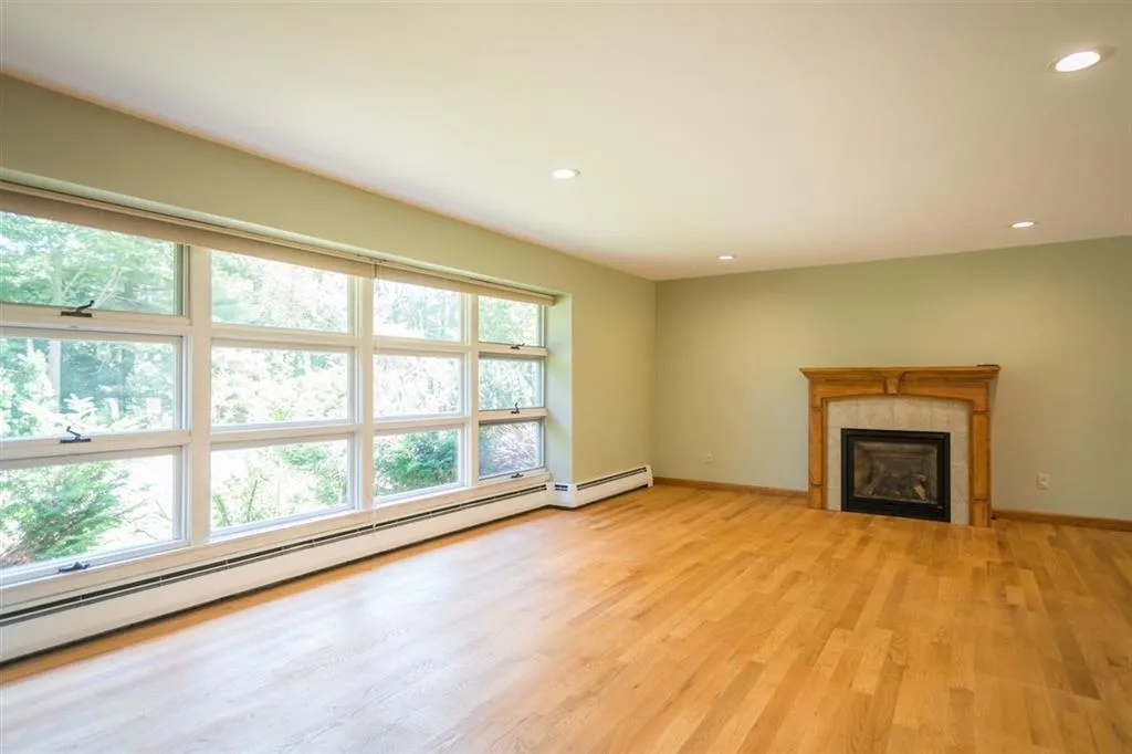 13 Sunset Drive Rochester NH 03867
