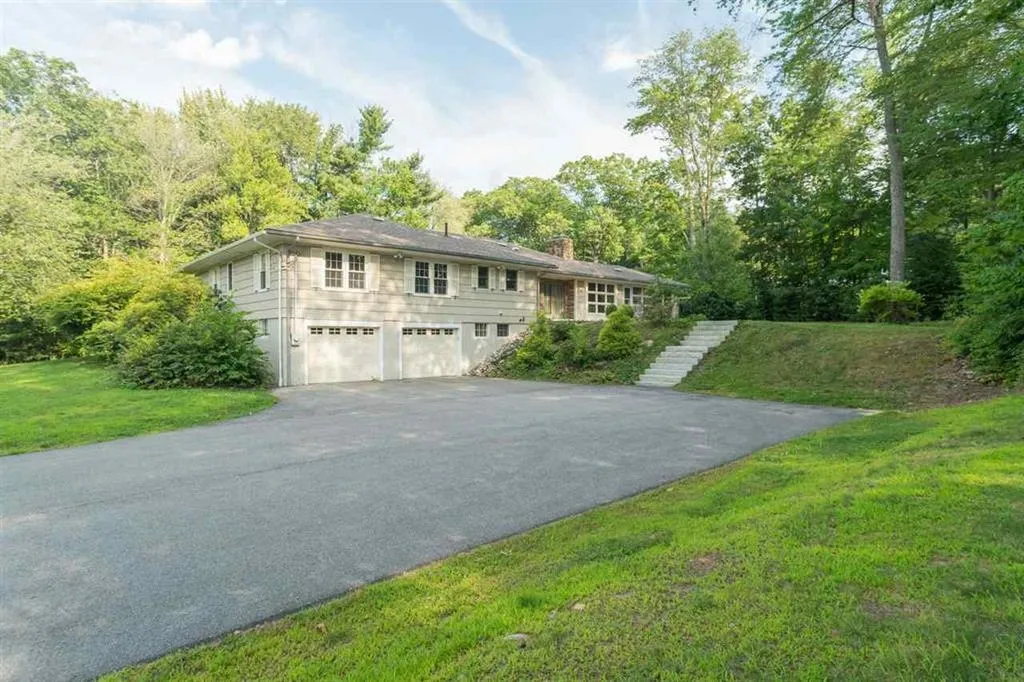13 Sunset Drive Rochester NH 03867