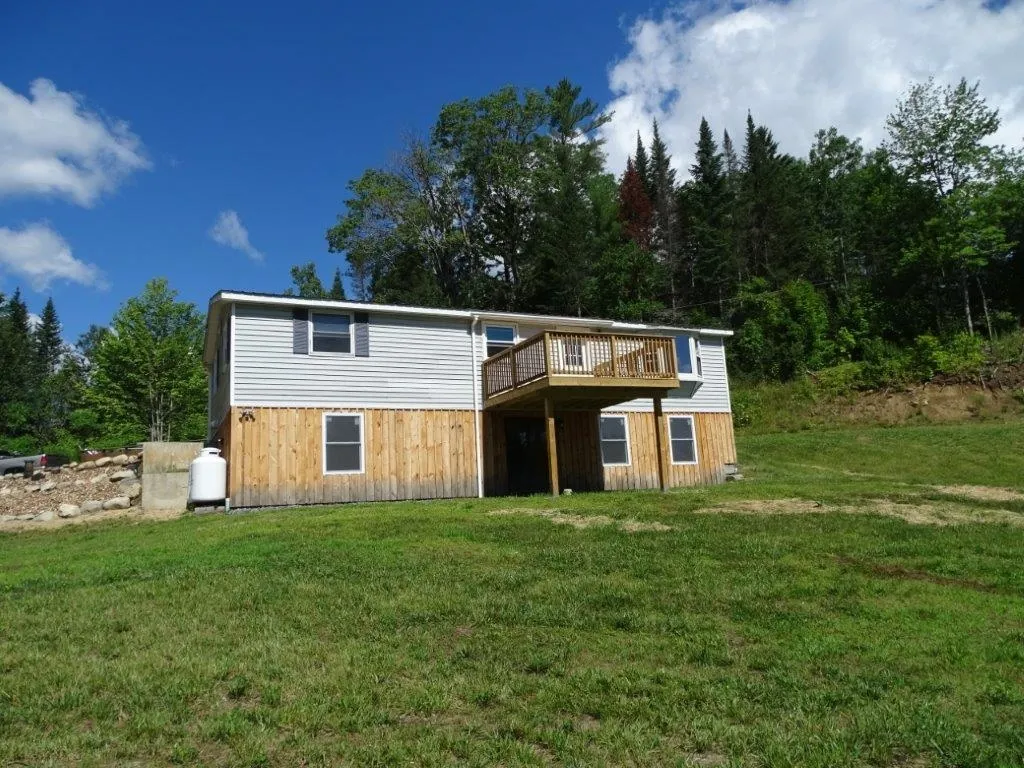 60 Hunt Circle Corinth VT 05039
