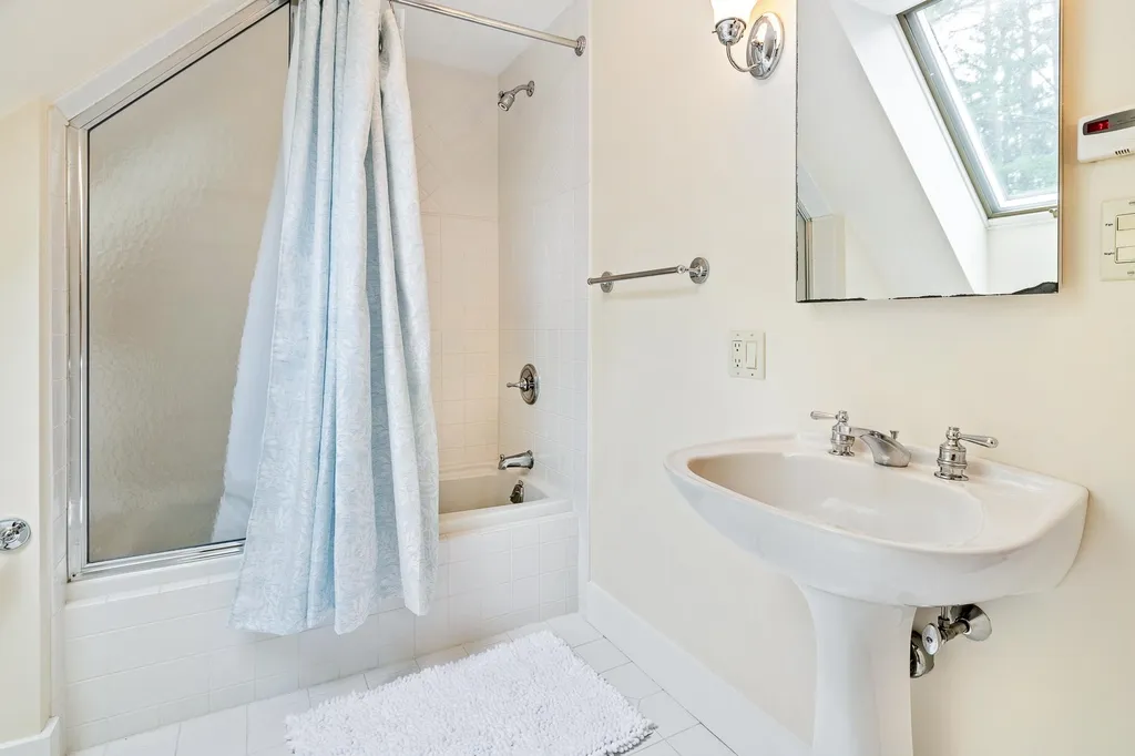 9 Downing Road Hanover NH 03755