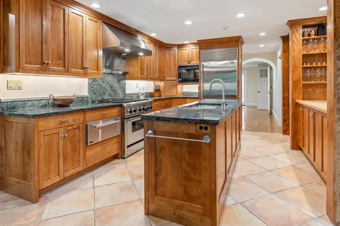 9 Downing Road Hanover NH 03755